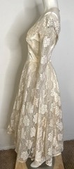 VTG 50s 60s Floral Lace Wedding Dress 34″ Bust 4 6 Full Skirt Off the Shoulder