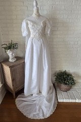 Vtg 80s Victorian Revival Wedding Gown, Beaded, Lace Trim, Train, XS/2