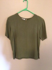 FU DA Women’s 100% Silk Size M Vintage Blouse Short Sleeve Green Key Hole Back