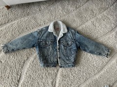 VINTAGE 1980s Levi’s Denim Jacket with Sherpa lining (57528) made in USA