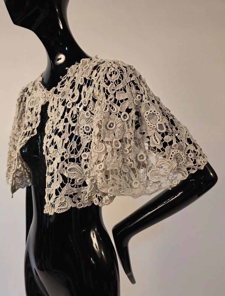 EXCEPTIONAL EDWARDIAN HAND MADE GROS POINT DE VENISE LACE JACKET W BELL SLEEVES