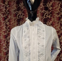 VICTORIAN 1870’S WHITE COTTON BUSTLE JACKET W EMB EYELET + PLEATS