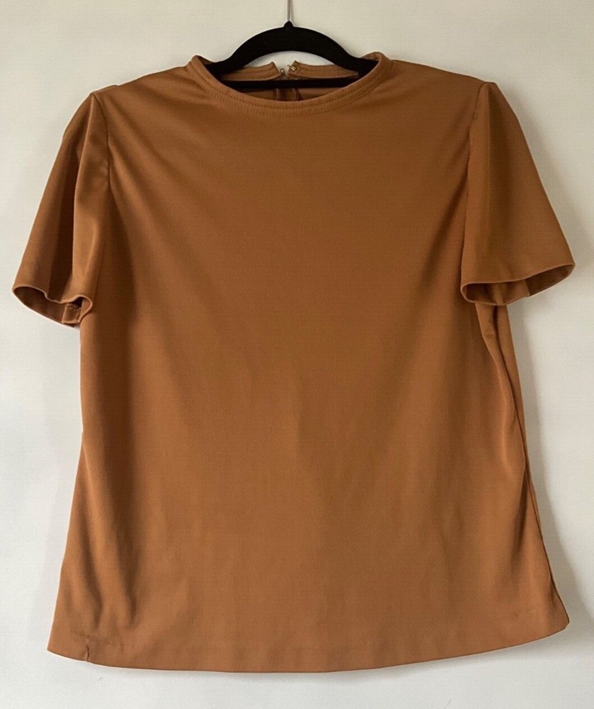 Sweet little VTG handmade SS women’s tee. No tags 1960s-70s (?) zips at neck.