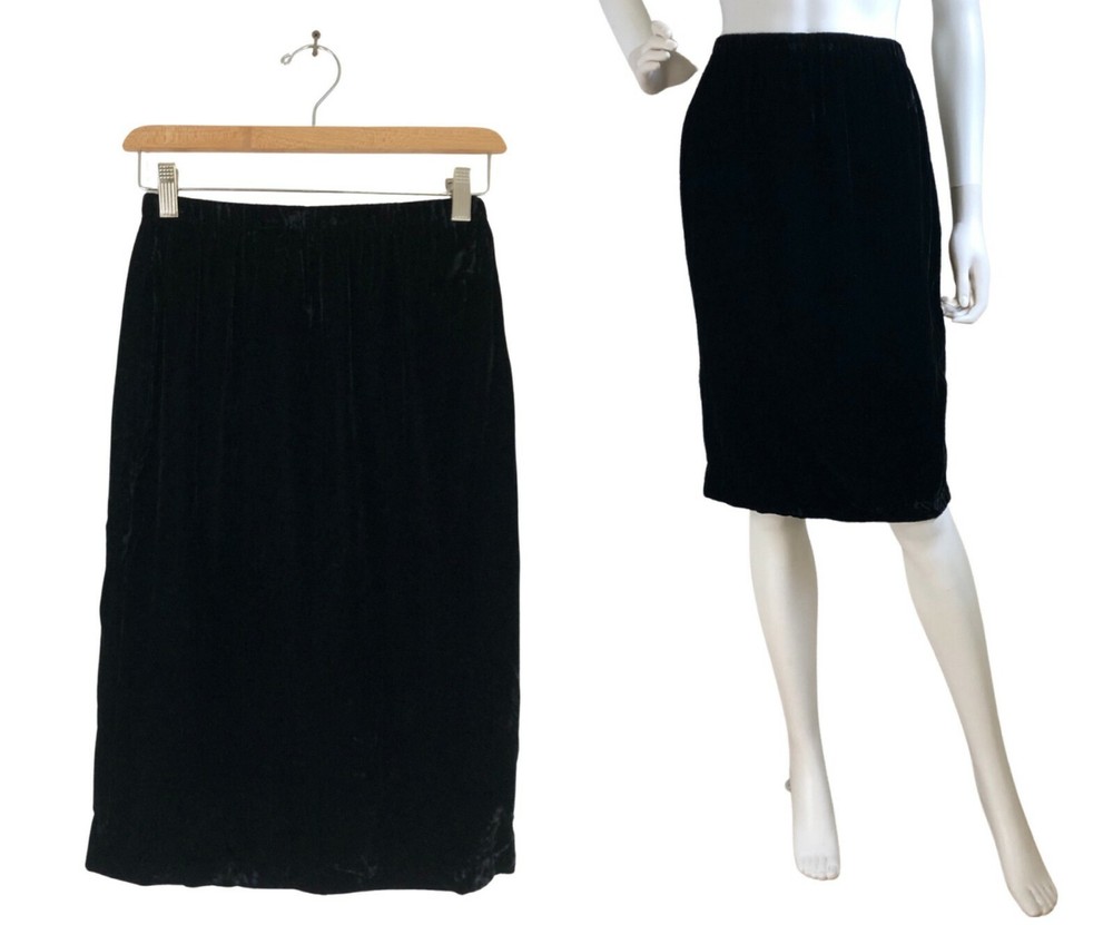 Vintage Skirt 1970s Black Velvet Short Straight Soft Texture Elastic Waist XS
