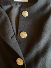 VINTAGE BONWIT TELLER, WOMEN’S 4 LBD WOOL BLACK SHEATH DRESS, RHINESTONE BUTTONS