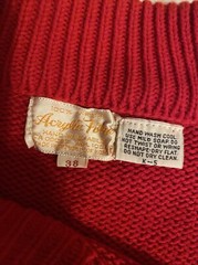 Vintage 100% Acrylic Fiber Women’s Size Medium Pullover W/ Zipper Sweater