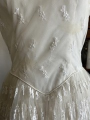 Vintage 30s 1940s Ivory Lace Tulle Bridal Gown Teired Handmade Wedding Dress 26W