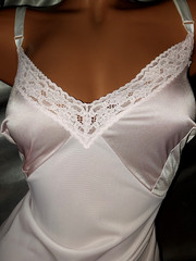 VTG SILKY NYLON PINK VANITY FAIR LACY DRESS SLIP NIGHTGOWN 48″/50″ PINCH BODICE