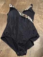 Roxanne One piece Swim Suit Womens 18 / 42 DD Built in Bra Black Cheetah Trim