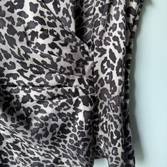 Vintage Talbots 100% Silk Leopard Print Cap Sleeve Faux Wrap Blouse Size 8