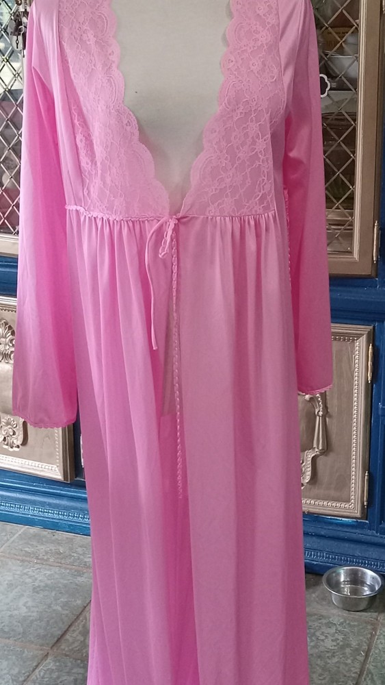 Vintage Lingerie GILEAD Bubble Gum PINK NYLON Long ROBE Wide Sweep S