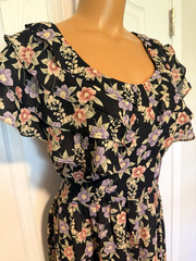 VTG 90’s KARIN STEVENS BLACK FLORAL W/ RUFFLE CAPE BODICE DRESS SZ 10P