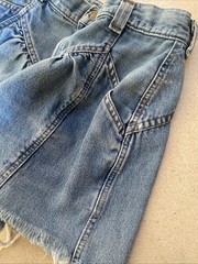 Vtg 80s Lee high waisted denim shorts womens size 7 pleated retro 25 waist SMALL