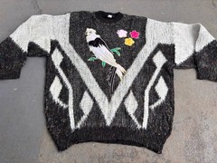 Vtg 80s Women’s Mohair Blend Unique OVERSIZED soft sweater.Arabic Tag