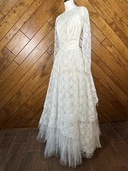 VTG 60s Ivory Lace Wedding Dress Full Cupcake Tiers Fit Flare Illusion XS Macys