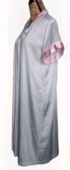 Vintage VANITY FAIR – Pale Blue / Pink Trim Nylon Button Front Robe – Medium