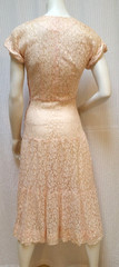 BEAUTIFUL Vintage 1930/40s La Rose Peachy Pink Sheer Lace Dress – Size XS