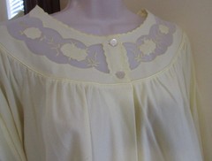 1960’s BED JACKET SCHRANK VANYLAIRE collection BRUSHED nylon WARM sz MEDIUM USA