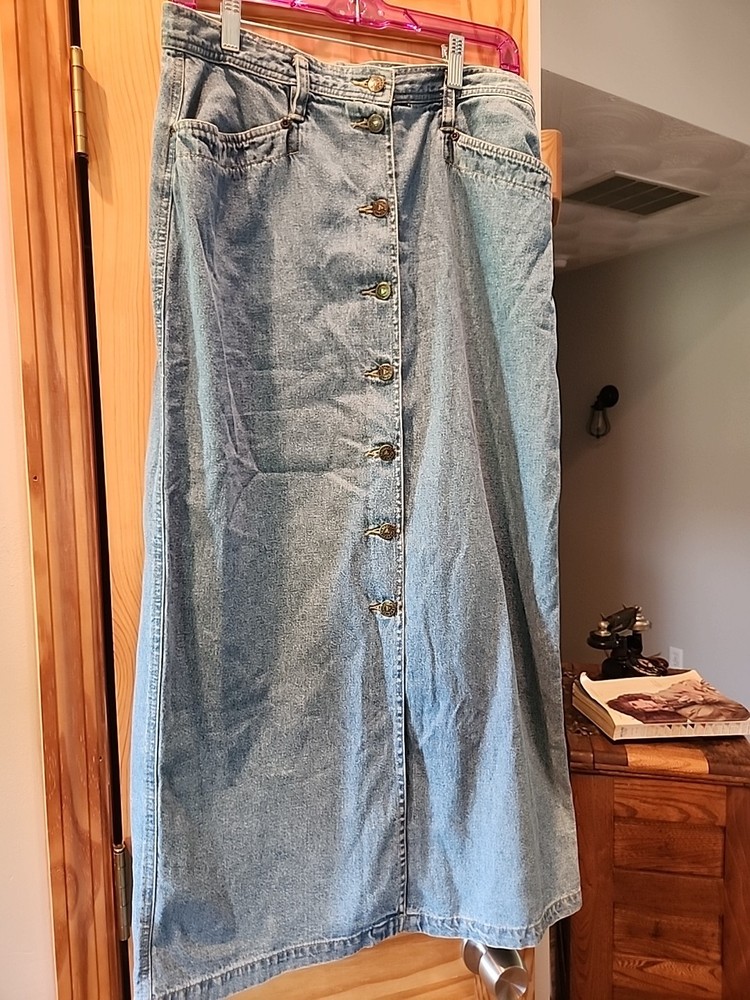 Liz Wear Vtg. Long Denim Skirt, Size 12, Button Front, Belt Loops, Med Wash