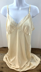 VTG 70s/80s Vanity Fair Full Slip Cream Nylon Antron III w/Lace Made USA-SZ 40L