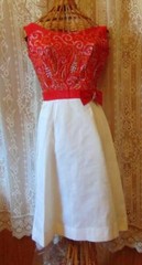 VTG 50S RED & WHITE OVERLAY DRESS GOLD & SILVER METALIC EMBROIDERY PETITE SM 32B
