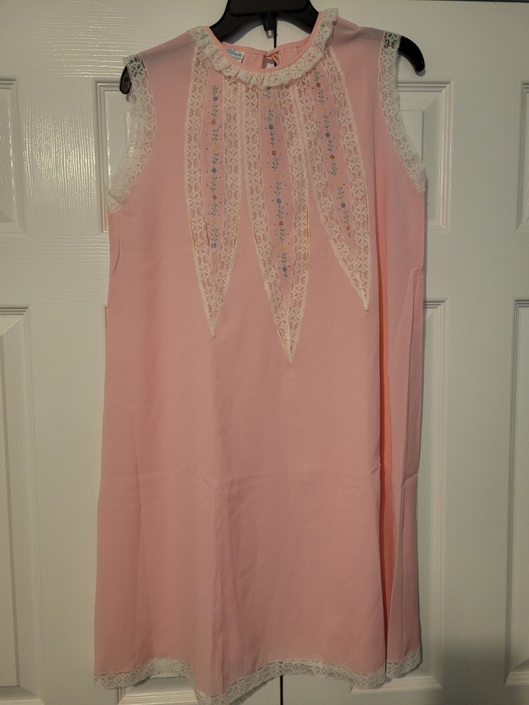 VTG 70s EVE STILLMAN HAND EMBROIDERED NIGHT GOWN PINK WOMENS S