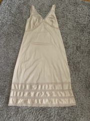 Maidenform Beige Nylon Full Slip Size 34 Euc! Pretty Lace Trim