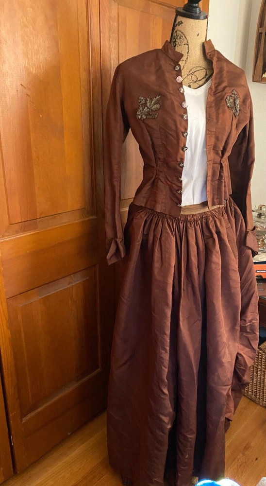 ANTIQUE 1860’S CIVIL WAR TWO TONE BROWN SILK TAFFETA DRESS 