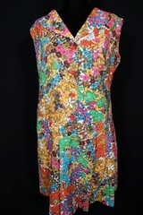 Vintage 1970’s French Vivid Floral Print Mini Dress Size 10-12 Excellent Cond