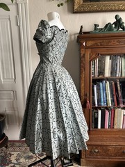 Vintage 1950s Blue Formal Tea Dress Shiny Print Sweetheart Full Skirt Flare XS S