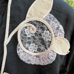 Bellino Paris Mode Linen Crop Jacket – Lace Rose Appliqué, Black & Ivory, Size 8