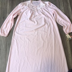 NWT Vintage Vanity Fair Nightgown Women’s Medium Dacron Polyester Waffle Pink