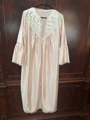 Carriage Court Vintage Soft Pink Silky Womens Nightgown Floral/Lace Size 12-14