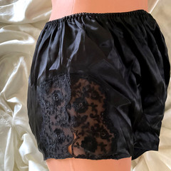 Vtg. Silk Tap Panty Lounge Wear Lingerie Shorts Black Floral Lace Panties Size M