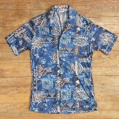 Vintage Geometric Print Blouse Size Small 1960s Dagger Collar Knit Nylon Shirt