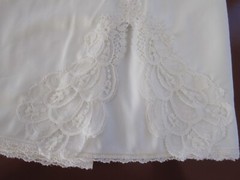 WARNER’S Colllectors IVORY 3 Pc Set~BAG~CAMI Sz 36~1/2 SLIP 27″ Small~LACE TRIM