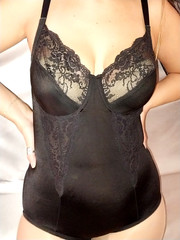 VTG SILKY NYLON BOMBSHELL LACY UW OBG LL IN 1 GIRDLE SHAPERWEAR NIP TUCK 36 38DD