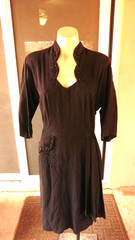 40s Blk Crepe 1/2 Slv Dress & Beaded Neckline & Faux Pkt w/side Drape sz38x32x40