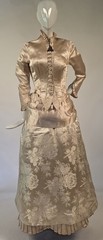VICTORIAN 1880’S 2 PC ROSE PATTERN SILK BROCADE BUSTLE WEDDING DRESS W TRAIN