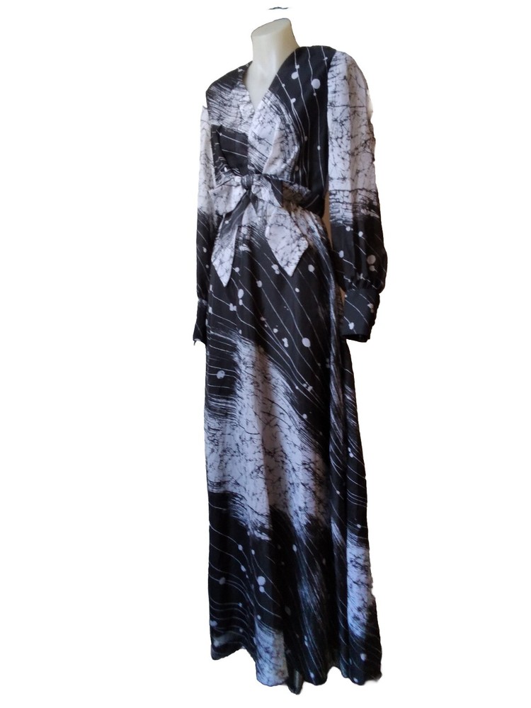 Judy Ann fab BLK/wte Chiffon Maxi.Size SSW.86cm B,W70cm,Hip Free