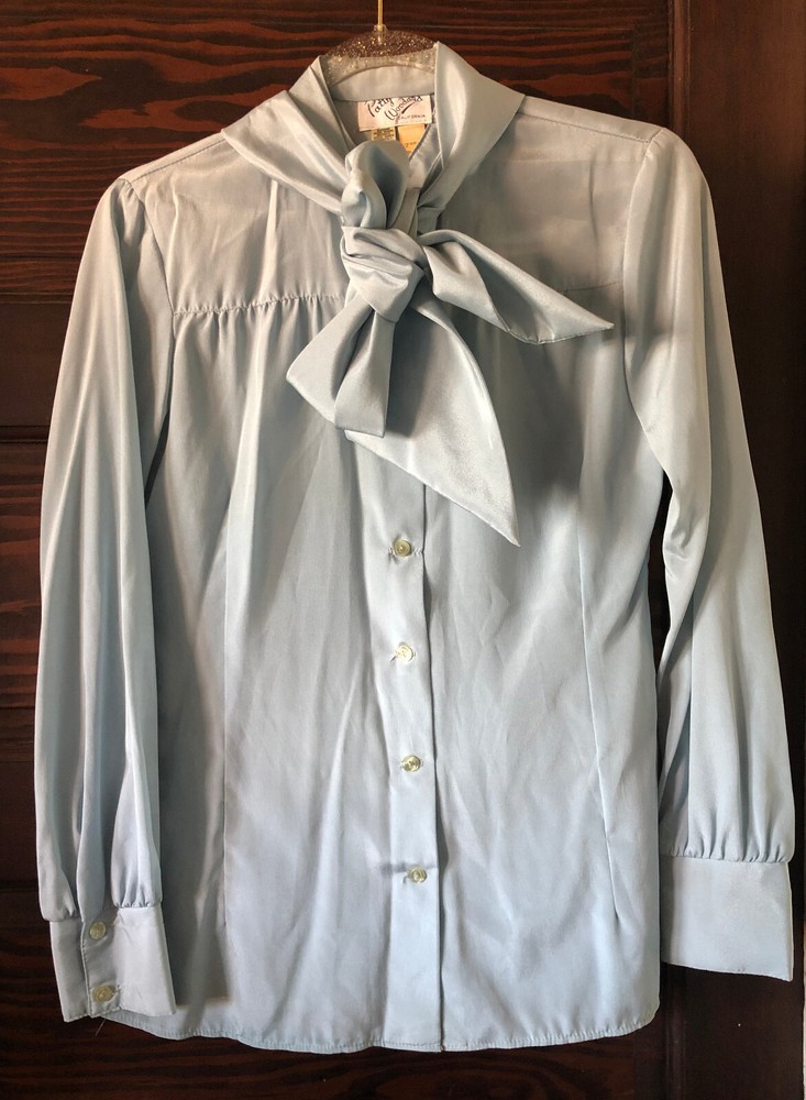 Vintage 80’s PATTY WOODARD Women’s Blouse Light Blue Long Sleeve Tie Size 7/8