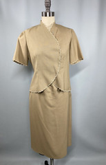Vintage Dress OGGEE BY RIZKALLAH Designer SIZE 6 SMALL short sleeve tan 70s