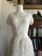 Vintage 30s 1940s Ivory Lace Tulle Bridal Gown Teired Handmade Wedding Dress 26W