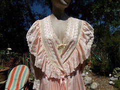 VTG LAURA ADAMS WOMENS PEACH SATIN POLYESTER LACE NIGHTGOWN & PEIGNOIR ROBE M
