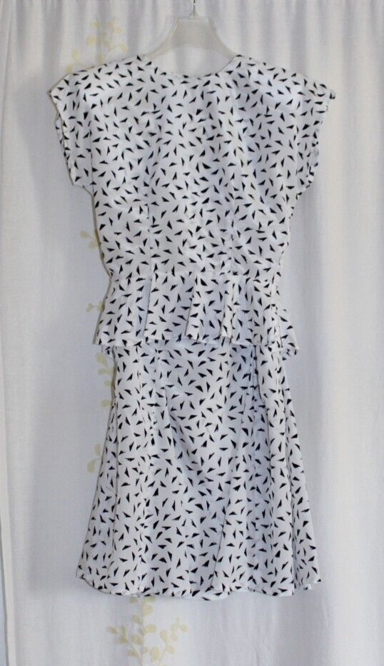 Vintage 1980s Black White Geometric Blouse Mermaid Skirt Set Women’s XS/S 26″