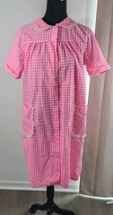 VTG 70s Village Inn Pink Gingham Duster House Dress Snap Front Lace Trim Med…