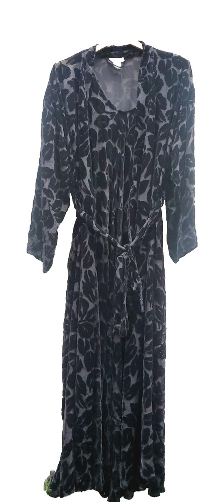 LASOIE Robe and Gown Size Medium Black Two piece Silk Rayon Velvet Maxi Vintage