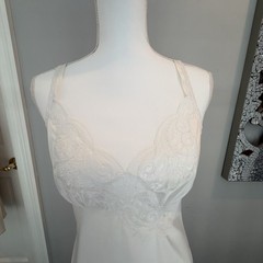 Vintage Vanity Fair Women’s Cami Sz 34 Coquette Cottagecore Balletcore Lace