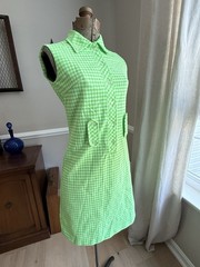 Super cute Vtg mod 60s-70s Green and white gingham dress with dagger collar
