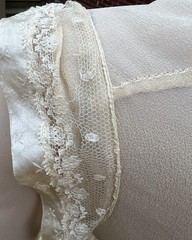ANTIQUE 1920’s CREAM SILK CHIFFON DRESS W/ RIBBON & LACE RUFFLES